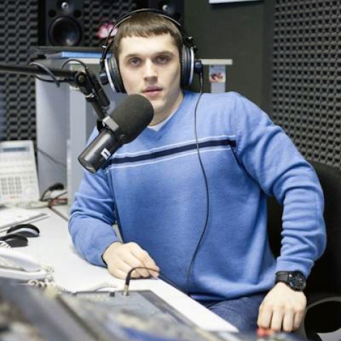 Слушать лемма владивосток. Павел Унучек Владивосток. Радио Лемма Владивосток. Вадим Данилин радиоведущий. Артем радиоведущий.